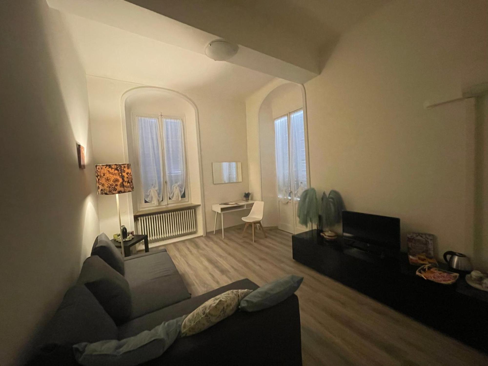 La Violetta Di Parma // Del Ducato Apartment Luaran gambar